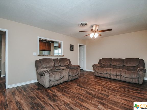 3rd image of 111 Scarborough Dr