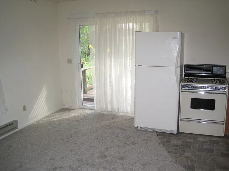 874 Glendale Ave — Photo 7