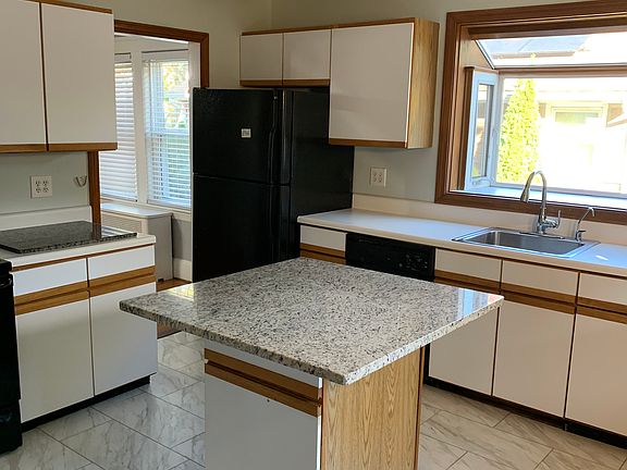 2nd image of 32-34 Lafayette Pl #1