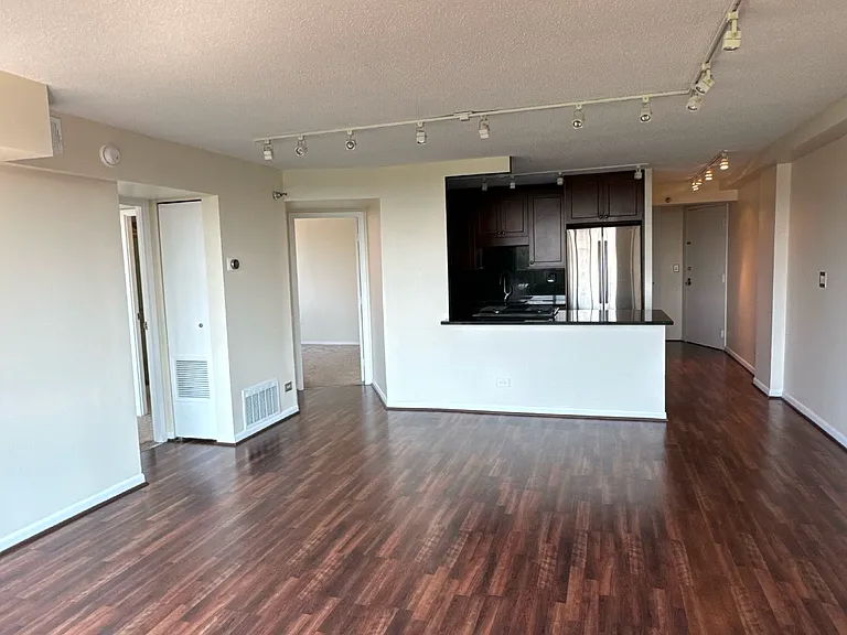 1309 N Wells St #501 — Photo 3