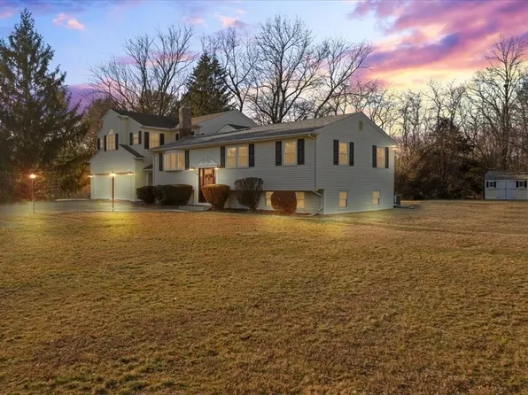 95 Tecumseh Dr, Hanover, MA 02339