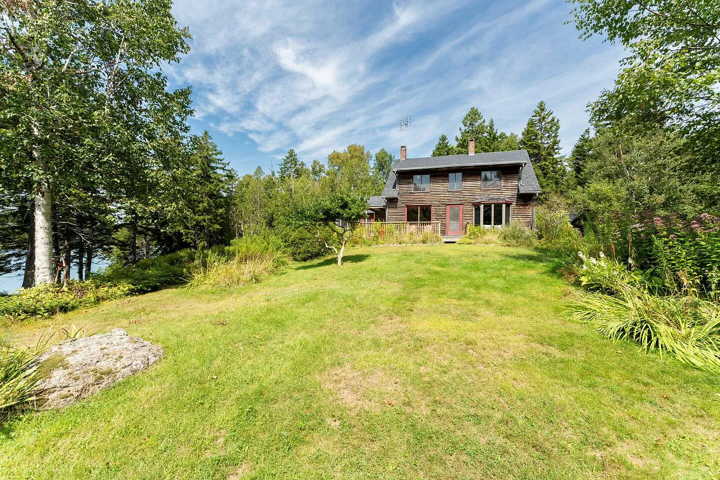 4 bed, 2300 sqft, $2,200 — Photo 4
