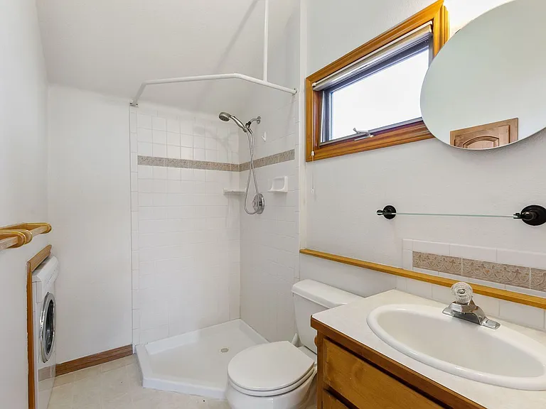 415 Mason Ct #1B — Photo 9