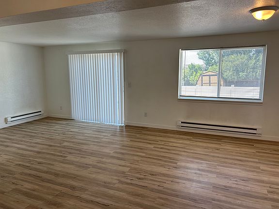 4th image of 806 Moccasin Ln