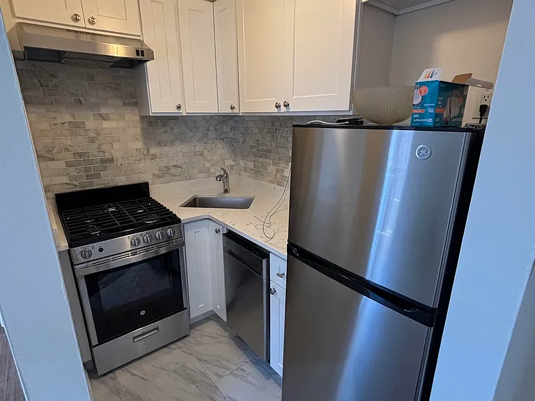 171 W 23rd St #3A — Photo 6