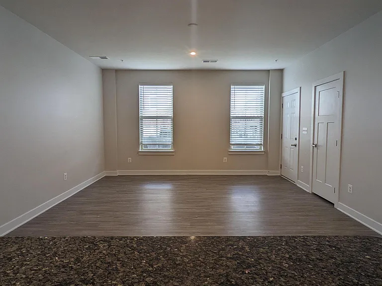 42595 Burbank Ter — Photo 10