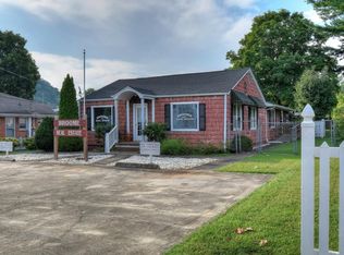 704 3rd St, Elizabethton, TN 37643