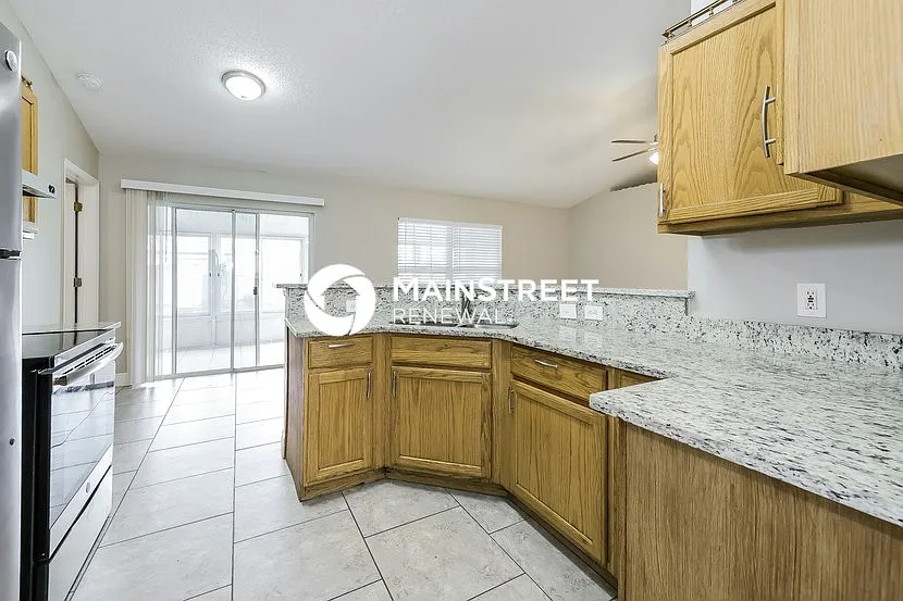 217 Bedford Dr — Photo 4