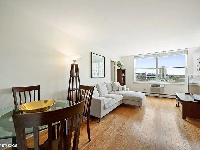 3033 N Sheridan Rd #408 — Photo 9