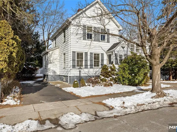 109 Center St, New Milford, NJ 07646