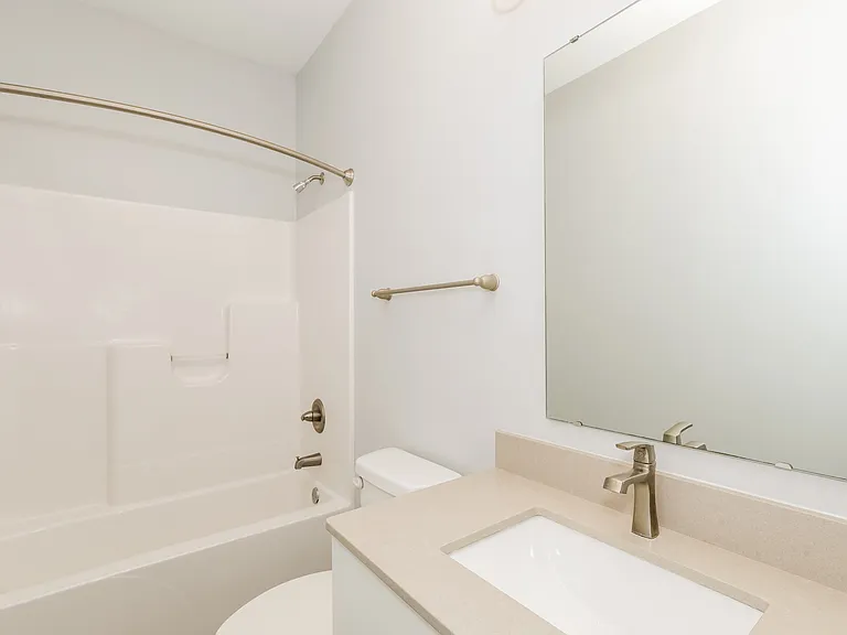 231 Flats — Photo 9