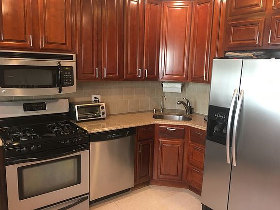 Kitchen-Stainless Appliances