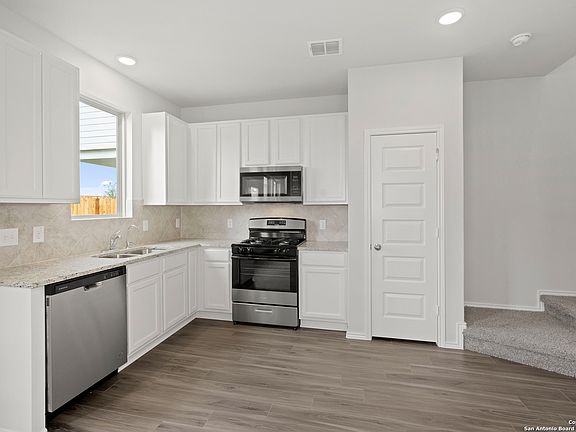 5th image of 4927 Sandstone Way