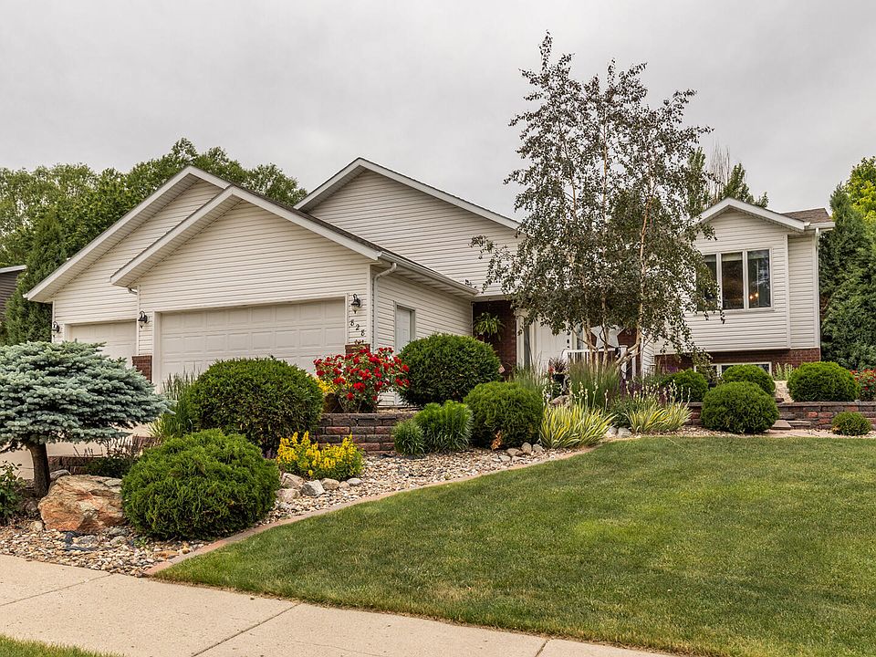 1st image of 828 Brome Ave