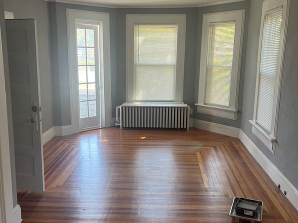 131 Quaker Ln S UNIT 2