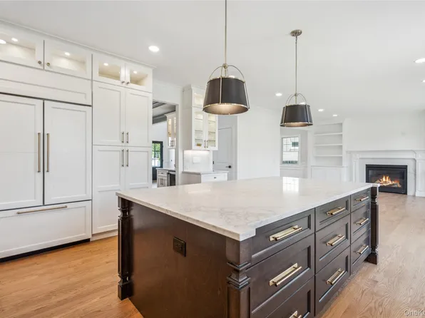 96 Calvin Avenue, Syosset, NY 11791