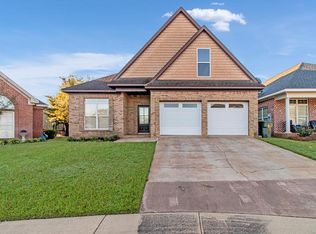 239 Veritas Dr, Dothan, AL 36303