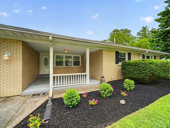 2nd image of 3628 Colonial Ave