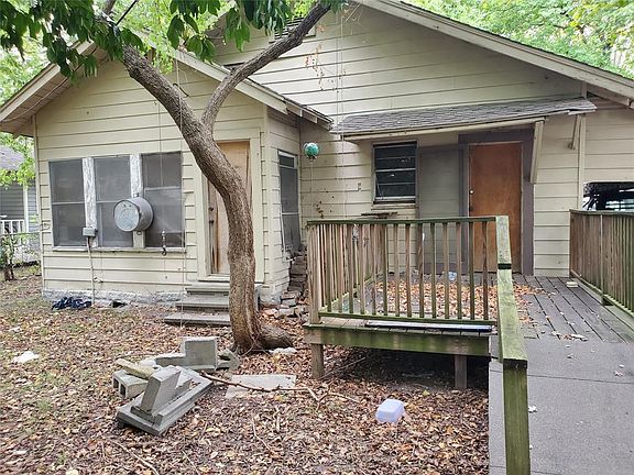 This home is a great opportunity for investors!