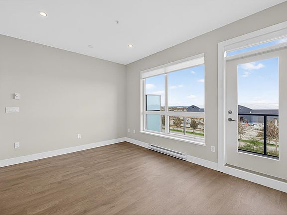 4th image of 1942 Starling Dr #404