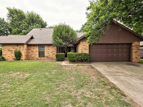 2nd image of 421 Golden Oaks Dr