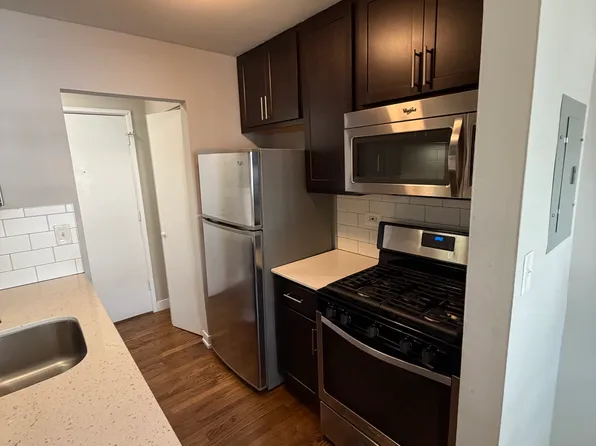 525-26 W Oakdale Ave, Chicago, IL