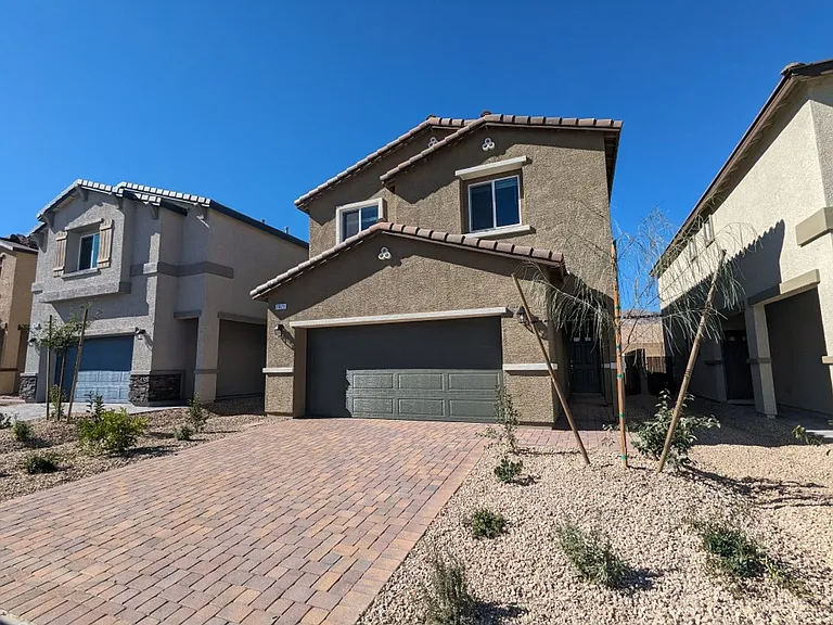 7071 Alabaster Peak St — Photo 1