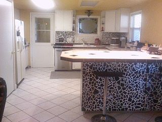 Artistic tile inset bar