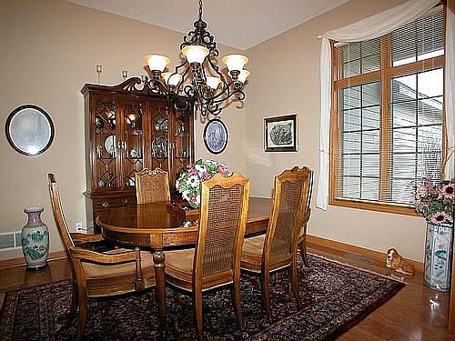 5th image of 9638 Brookview Ct
