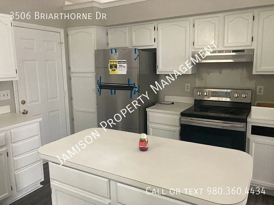 Three Bed Two Bath Home in Charlotte! — Photo 4