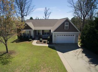 105 Burl Hollow Ln, Greer, SC 29651