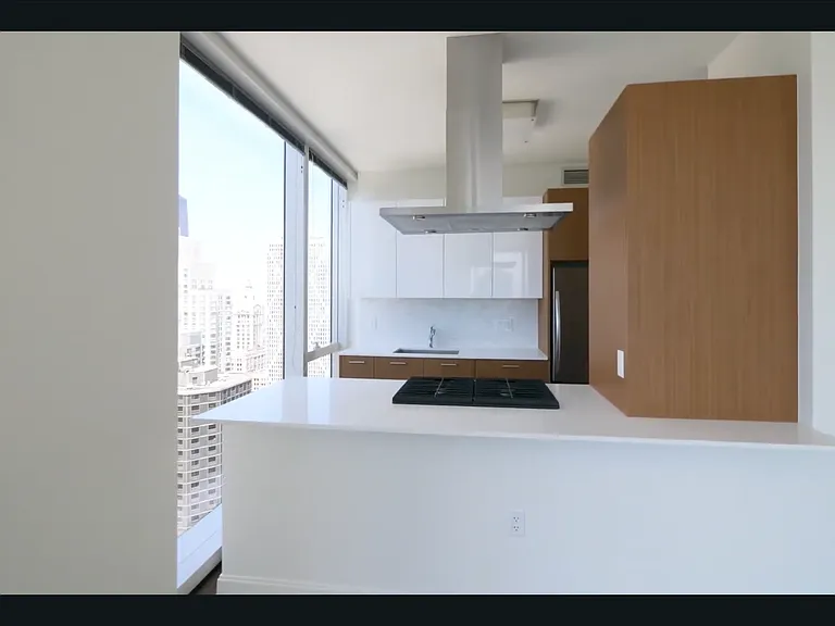 502 E Illinois St #3501 — Photo 3