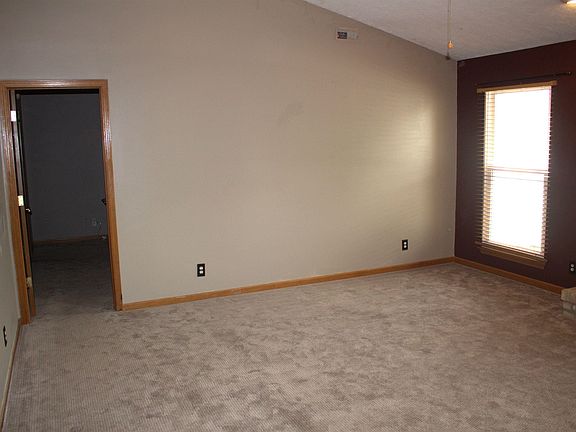 5th image of 3349 Sibley Ln