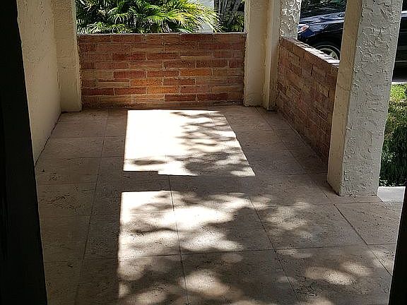 2nd image of 825 Milan Ave
