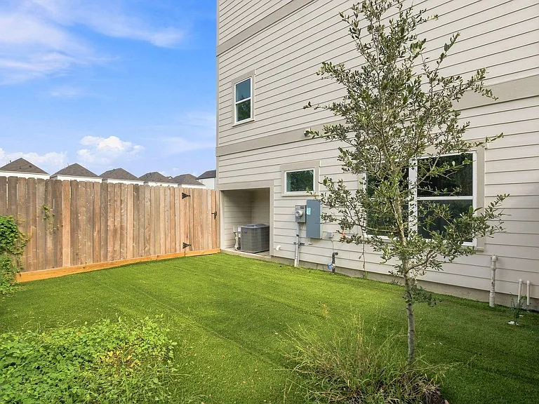 7709 Earl Rudder Way — Photo 49