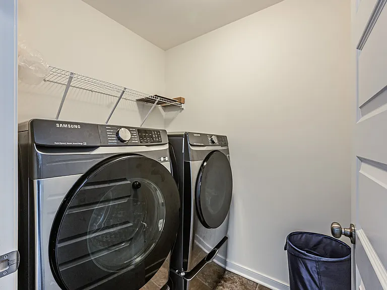 8105 Lyman Ct — Photo 32