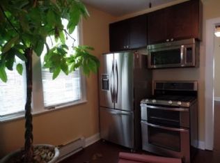 6049 N Claremont Ave APT 2, Chicago, IL 60659