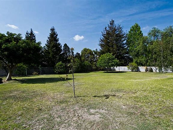 2nd image of 668 Mesa Dr