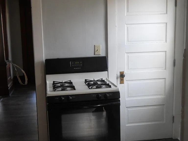26 E York St — Photo 15