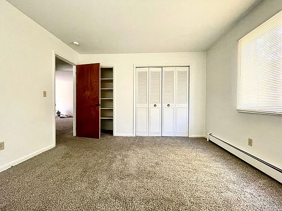 5th image of 2121 Cambridge Dr #1A