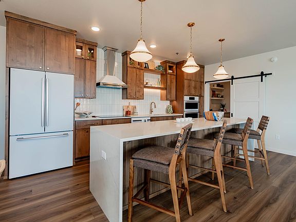 2nd image of 300 Main Ave #702