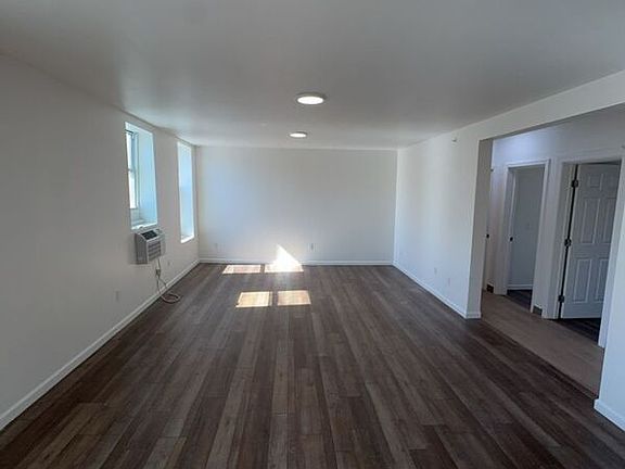 5th image of 730 N Main St #5