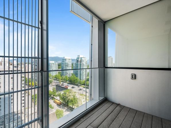 2 bedroom rental in Vancouver — photo 23