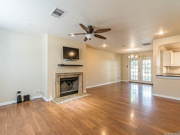 4th image of 7619 CORTLAND OAK