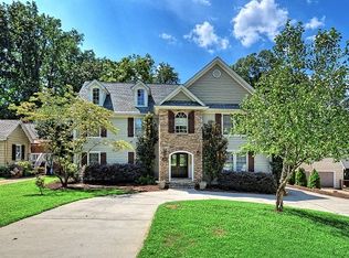 2122 Hassell Pl, Charlotte, NC 28209