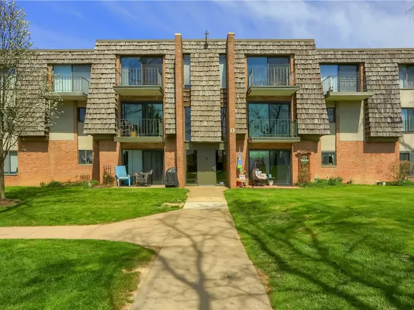 531 Forest Green Dr, Coraopolis, PA 15108