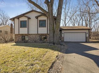 1295 Sycamore Ln N, Plymouth, MN 55441
