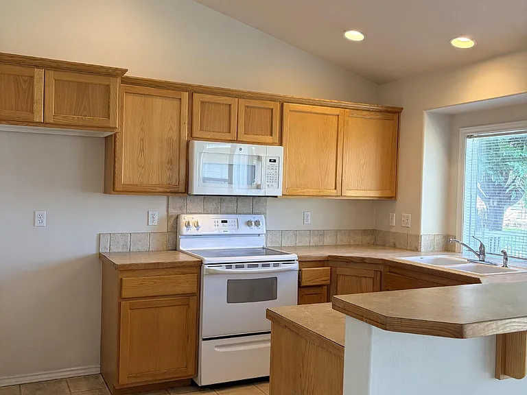 1276 W Brown Trout Dr — Photo 2