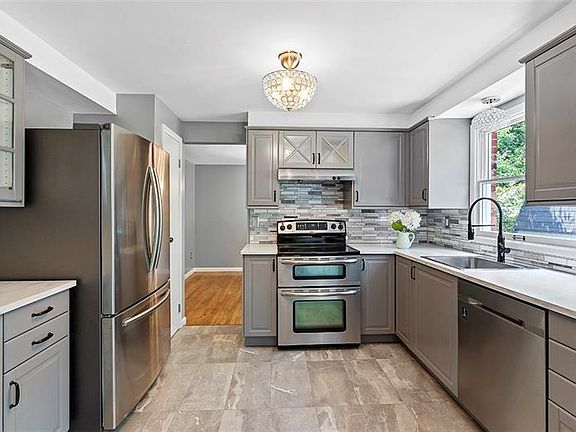 2nd image of 5964 Dashwood Dr