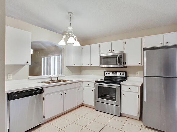 4th image of 926 Lake Shore Ranch Dr